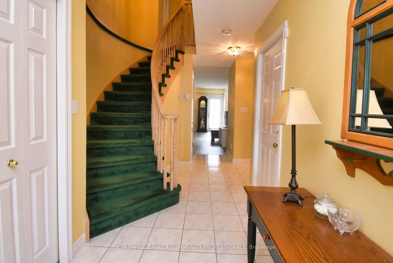 Photo 4 of 151 Dicenzo Drive, Hamilton, Ryckmans — HOMEH