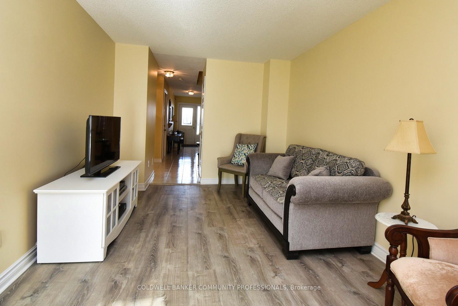 Photo 9 of 151 Dicenzo Drive, Hamilton, Ryckmans — HOMEH