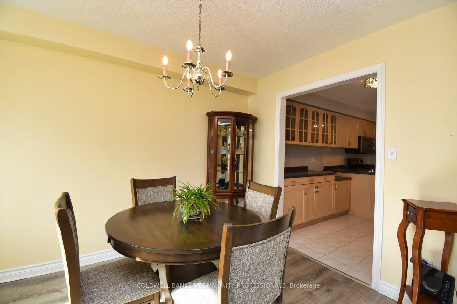 Photo 12 of 151 Dicenzo Drive, Hamilton, Ryckmans — HOMEH
