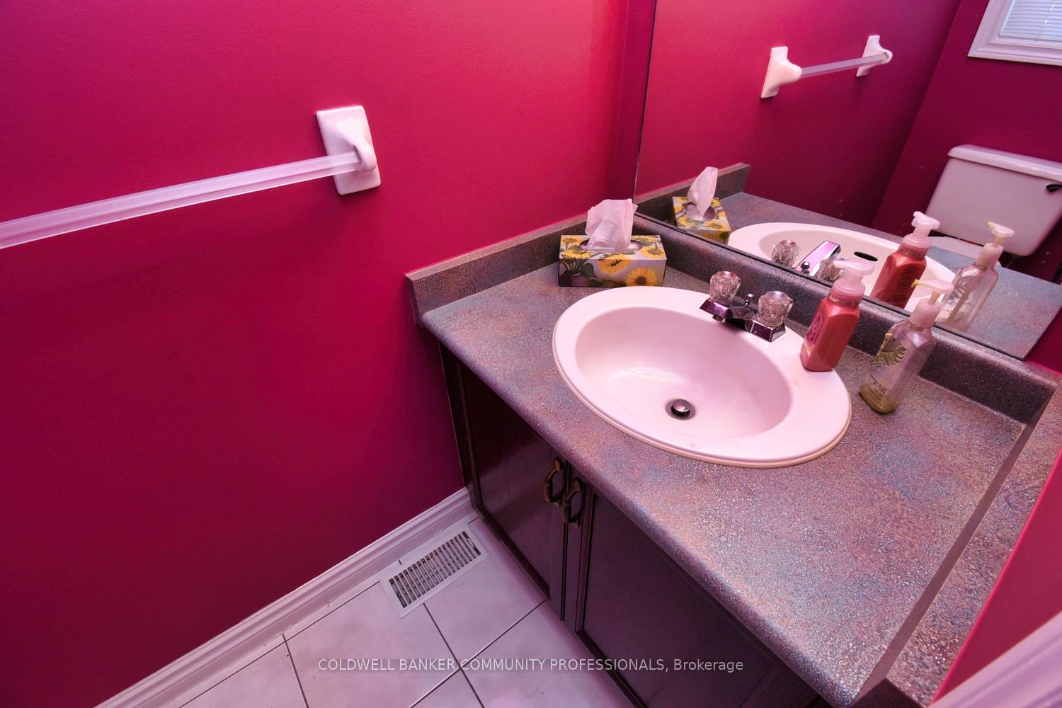 Photo 18 of 151 Dicenzo Drive, Hamilton, Ryckmans — HOMEH