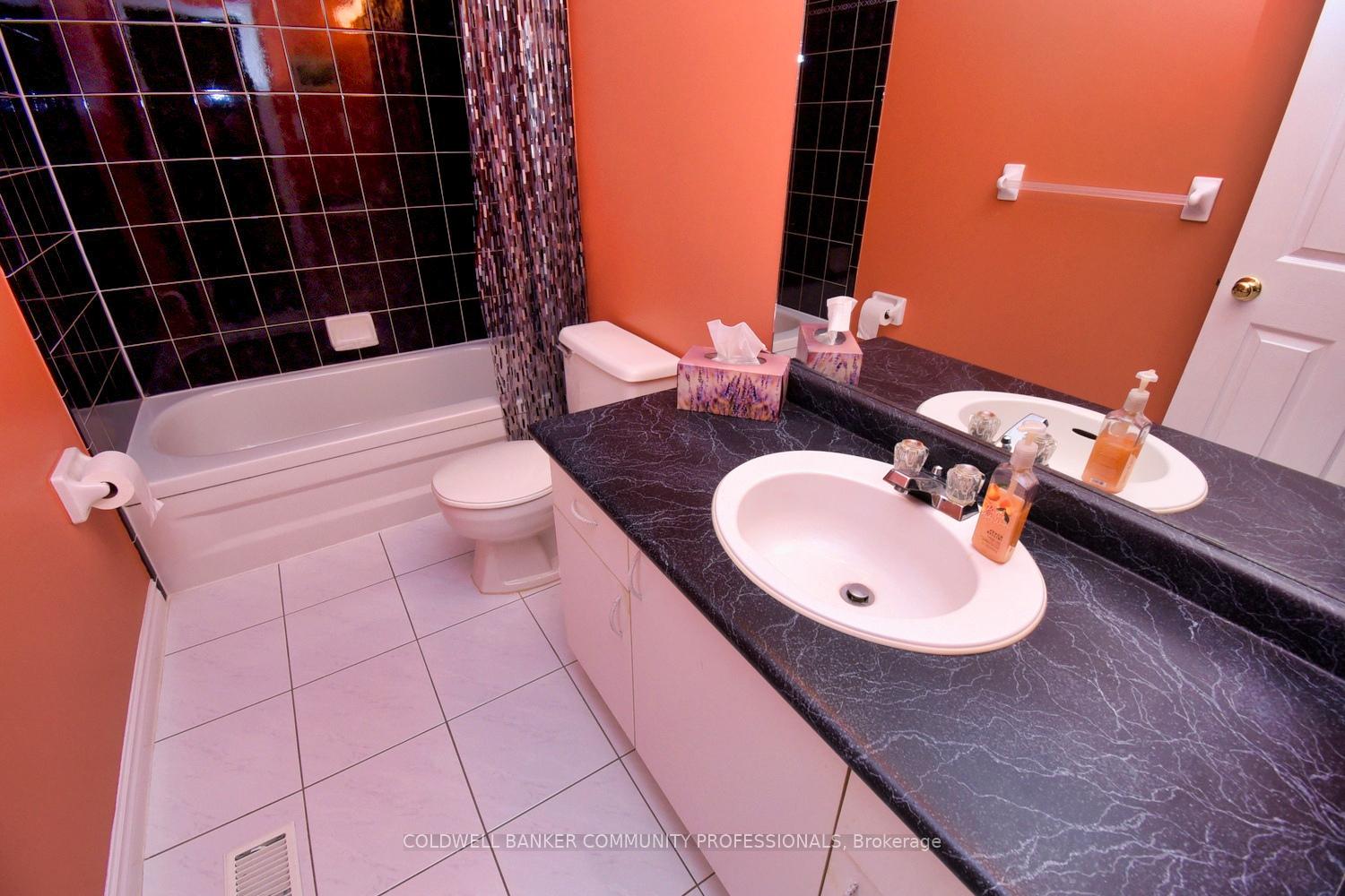 Photo 30 of 151 Dicenzo Drive, Hamilton, Ryckmans — HOMEH
