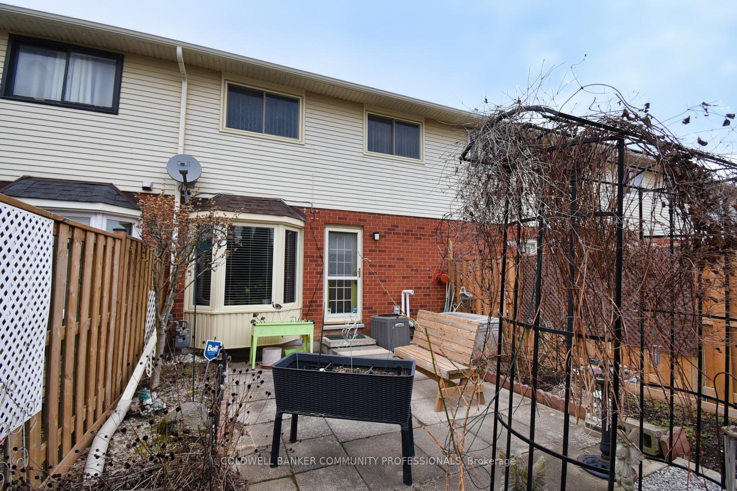 Photo 31 of 151 Dicenzo Drive, Hamilton, Ryckmans — HOMEH