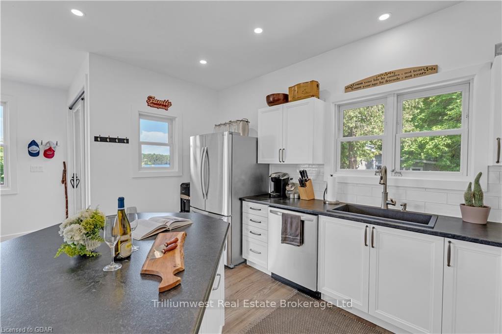Photo 8 of 1040 Lark Lane, Frontenac, Frontenac South — HOMEH