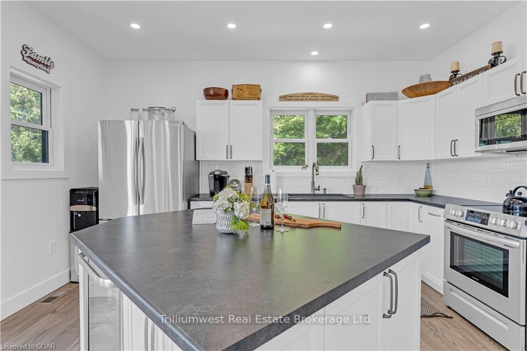 Photo 9 of 1040 Lark Lane, Frontenac, Frontenac South — HOMEH