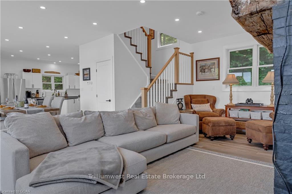Photo 14 of 1040 Lark Lane, Frontenac, Frontenac South — HOMEH