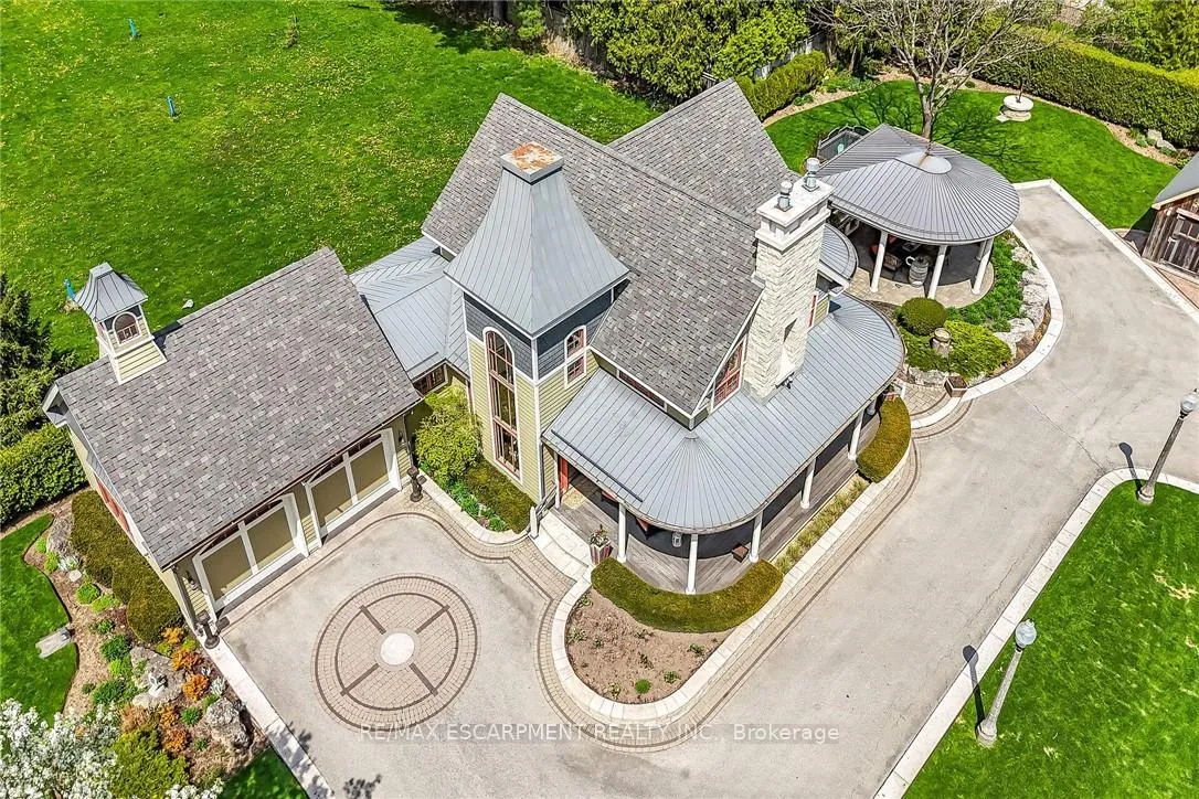 Photo 2 of 285 Hamilton Drive, Hamilton, Ancaster — HOMEH
