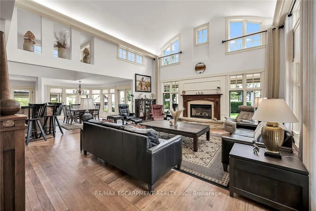 Photo 5 of 285 Hamilton Drive, Hamilton, Ancaster — HOMEH