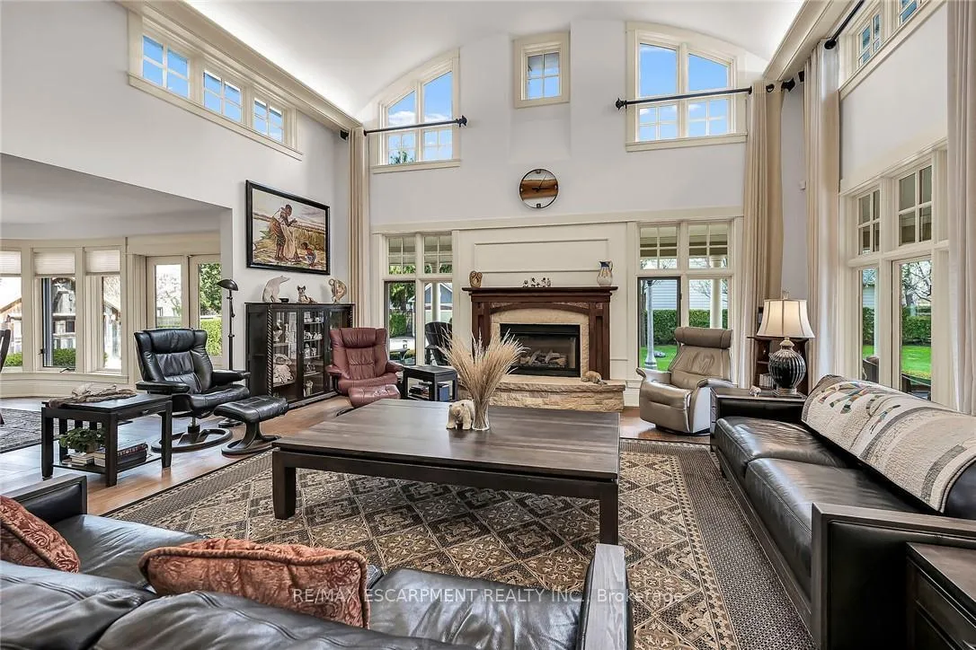 Photo 6 of 285 Hamilton Drive, Hamilton, Ancaster — HOMEH