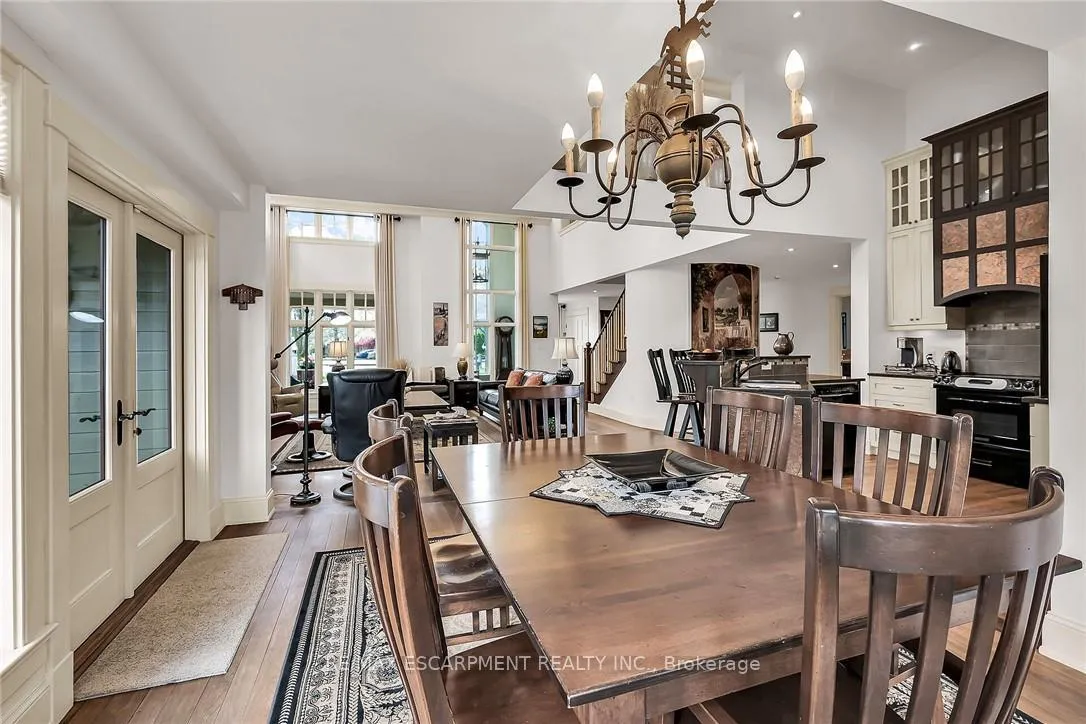 Photo 12 of 285 Hamilton Drive, Hamilton, Ancaster — HOMEH
