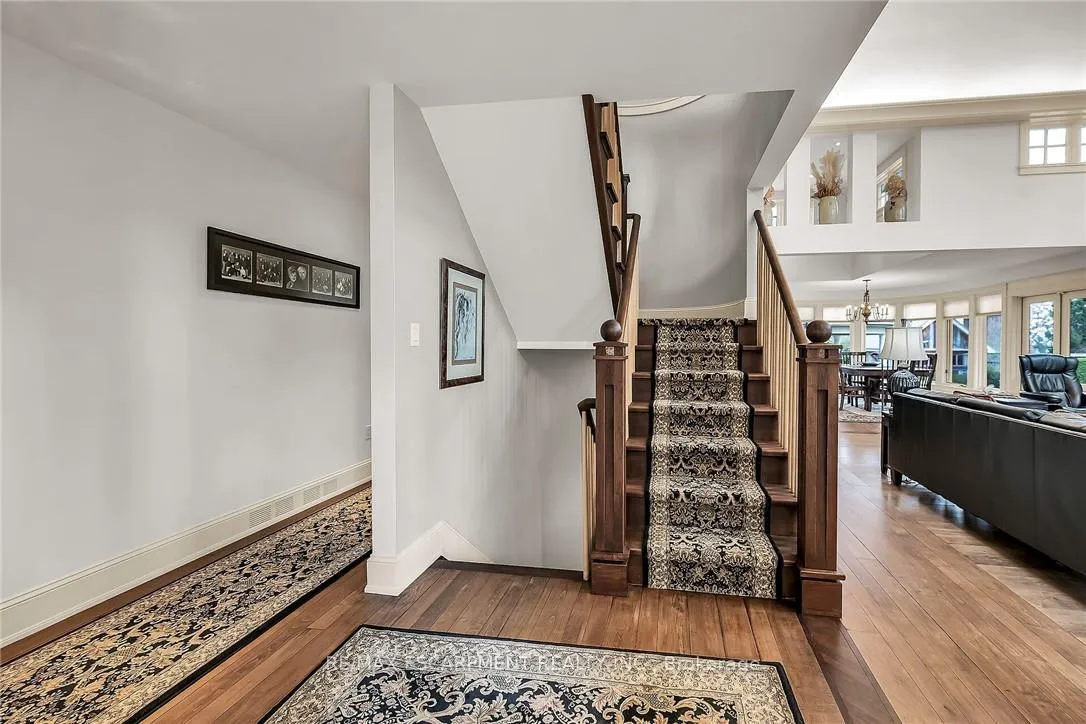 Photo 26 of 285 Hamilton Drive, Hamilton, Ancaster — HOMEH