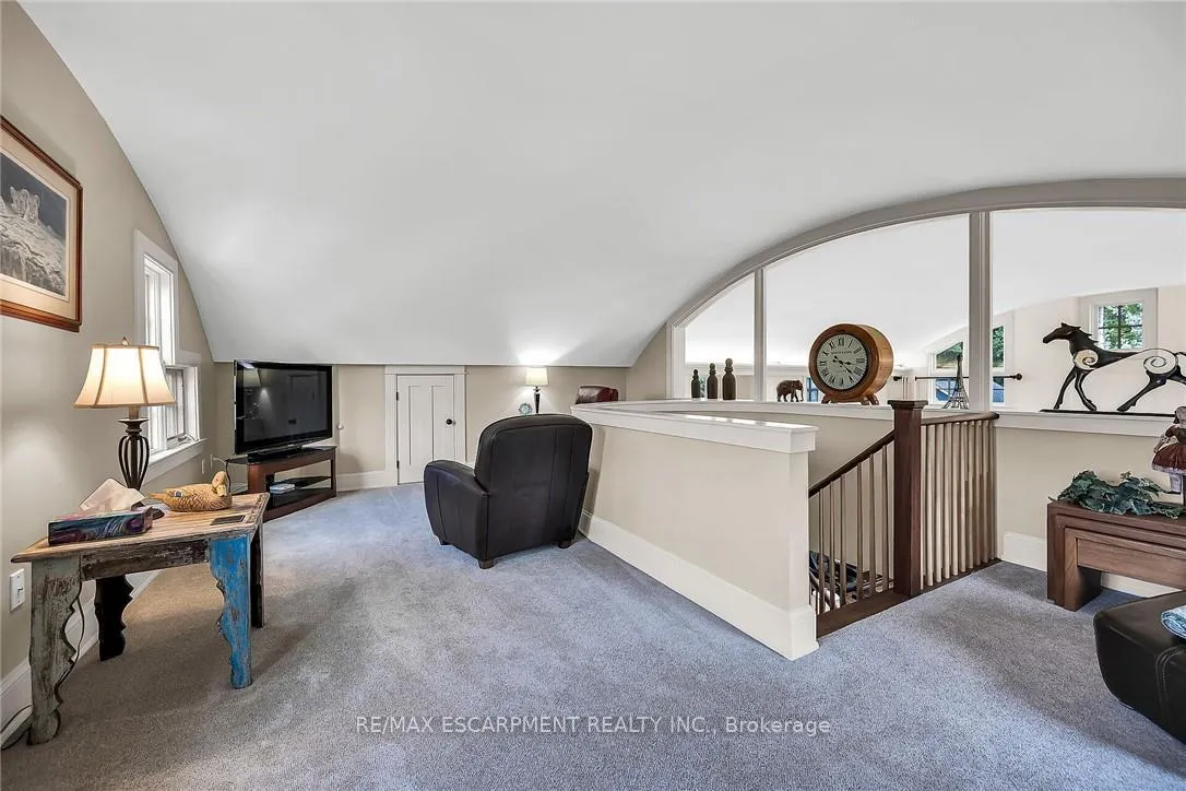 Photo 27 of 285 Hamilton Drive, Hamilton, Ancaster — HOMEH