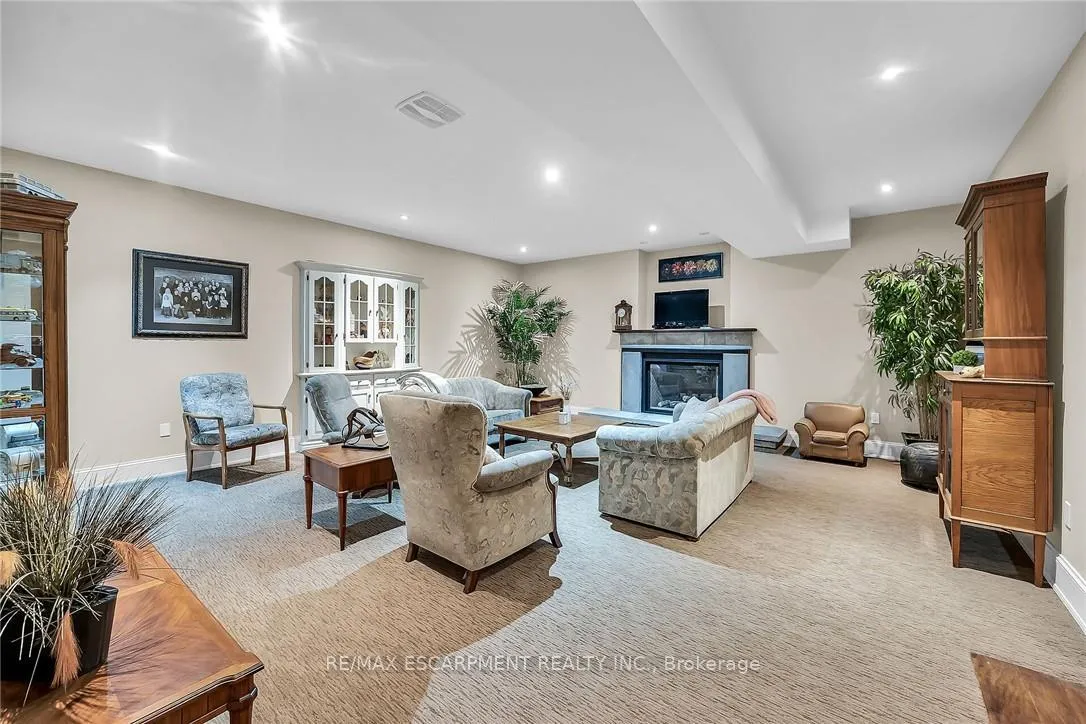 Photo 30 of 285 Hamilton Drive, Hamilton, Ancaster — HOMEH