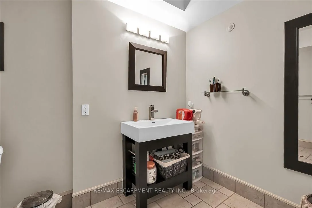 Photo 36 of 285 Hamilton Drive, Hamilton, Ancaster — HOMEH