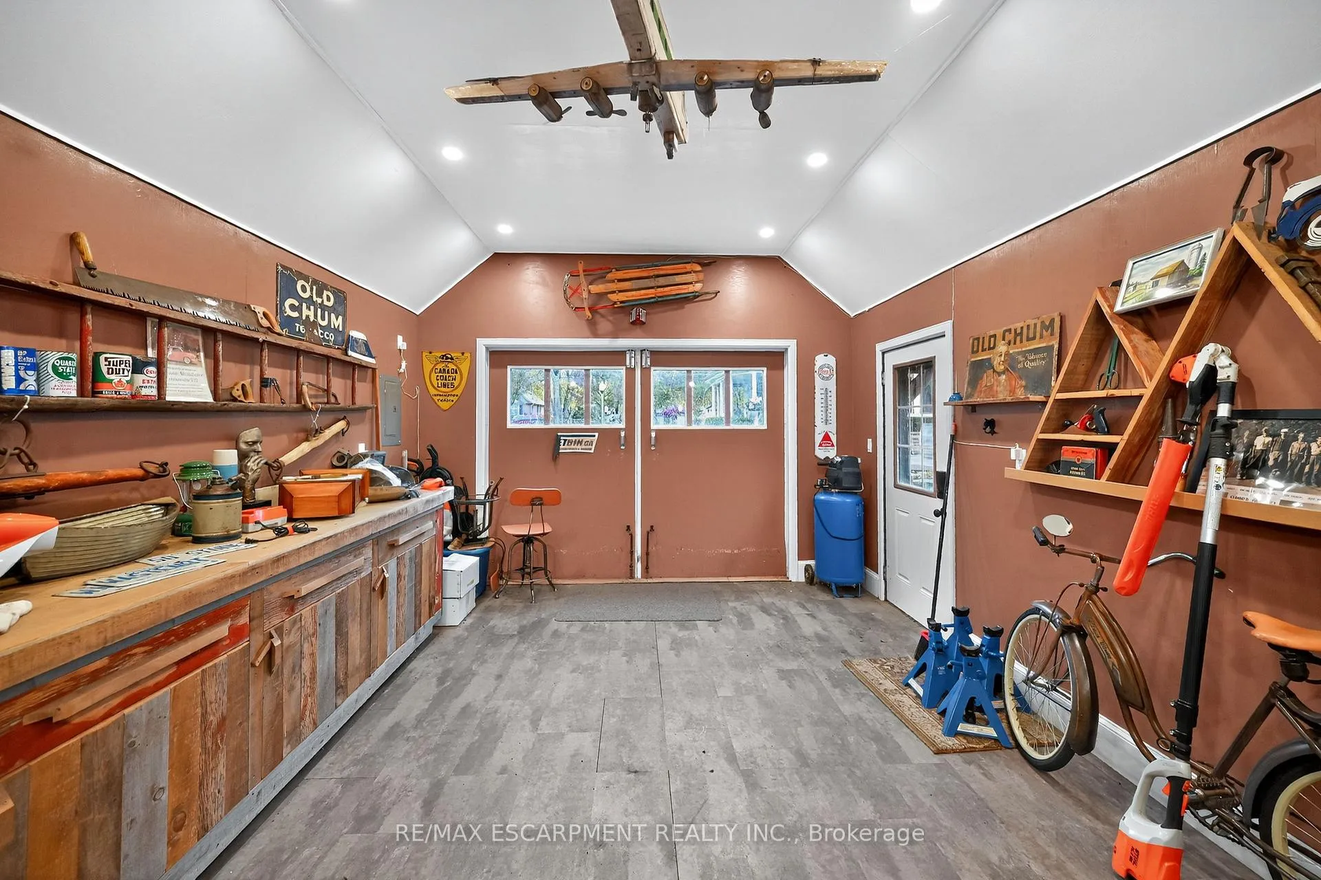Photo 37 of 285 Hamilton Drive, Hamilton, Ancaster — HOMEH