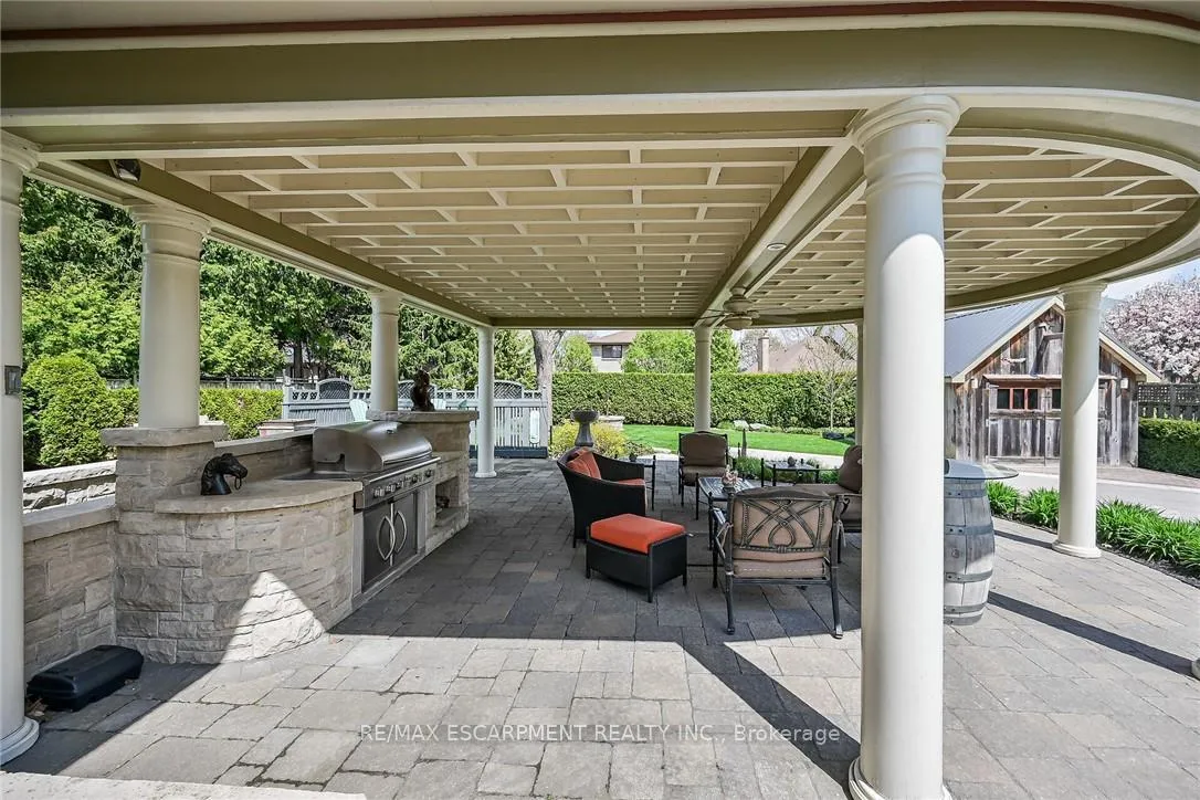Photo 43 of 285 Hamilton Drive, Hamilton, Ancaster — HOMEH