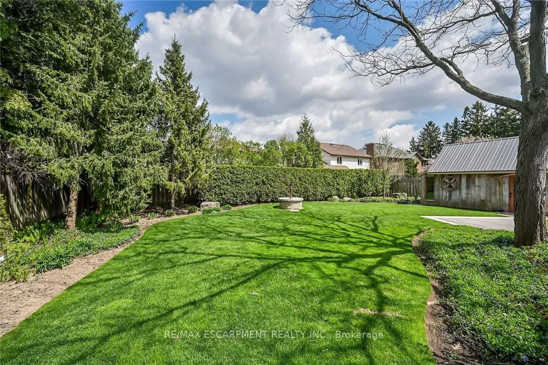 Photo 45 of 285 Hamilton Drive, Hamilton, Ancaster — HOMEH