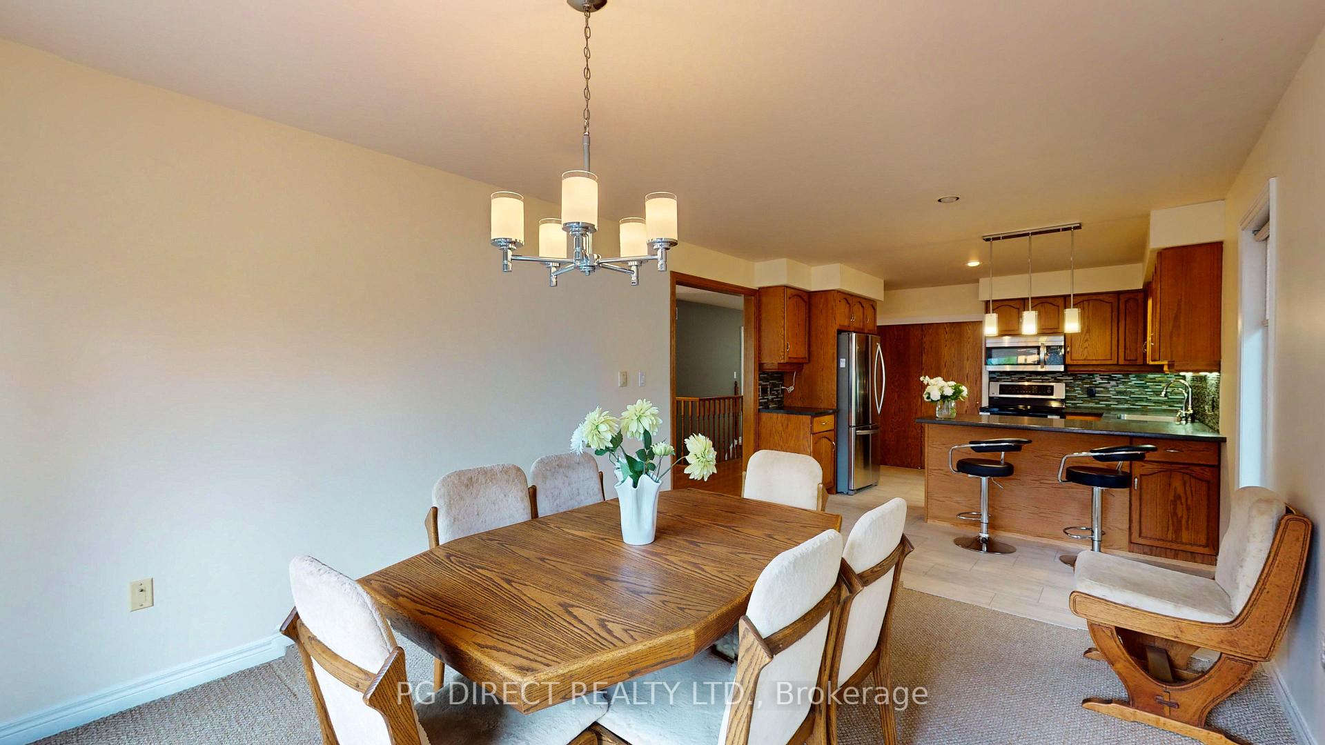 Photo 5 of 6 White Pine Way, Guelph, Village By The Arboretum — HOMEH