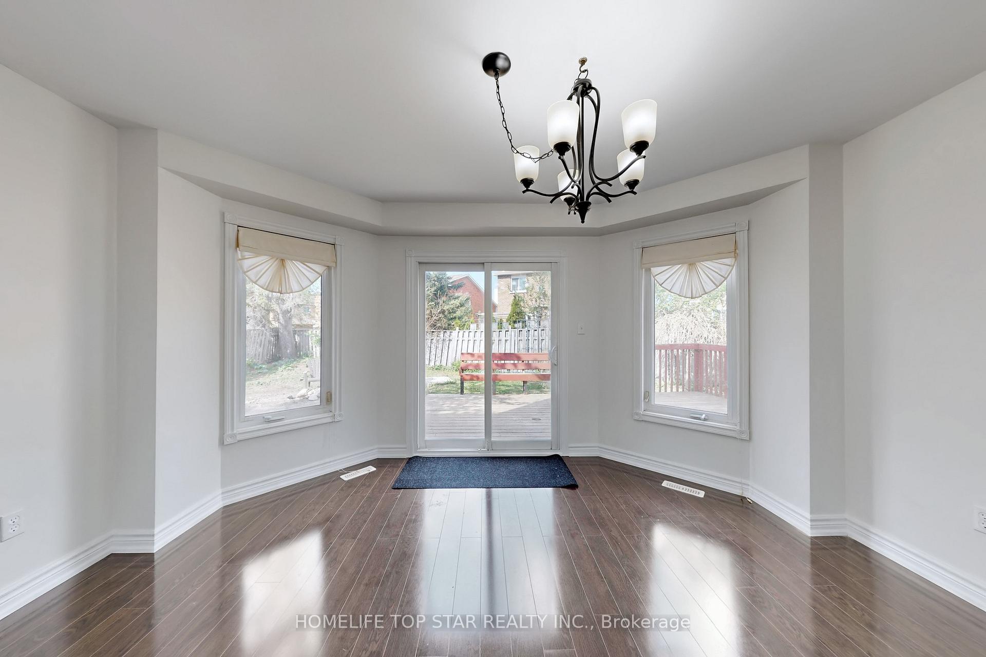 Photo 5 of 76 Burke Drive, Barrie, West Bayfield — HOMEH