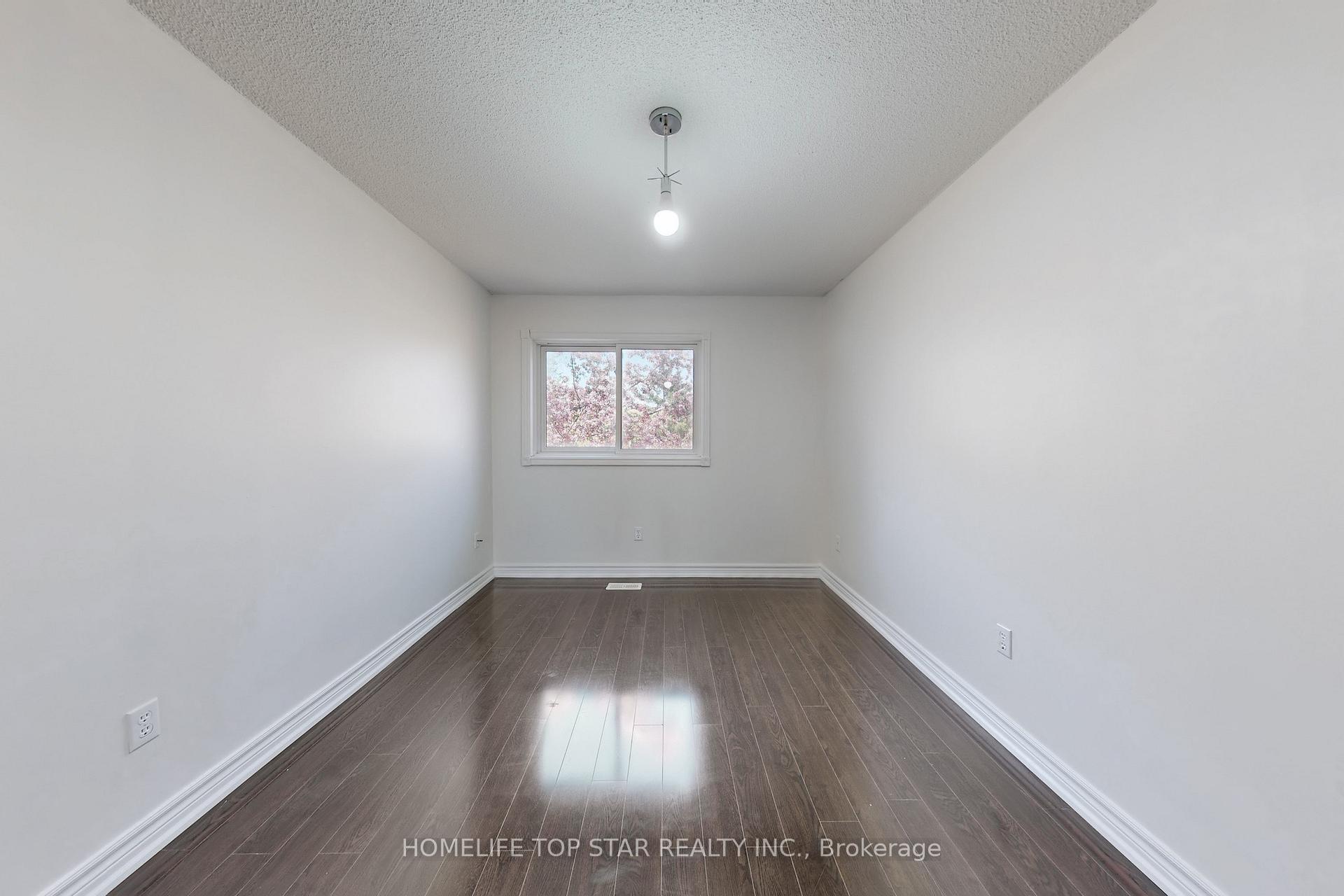 Photo 29 of 76 Burke Drive, Barrie, West Bayfield — HOMEH
