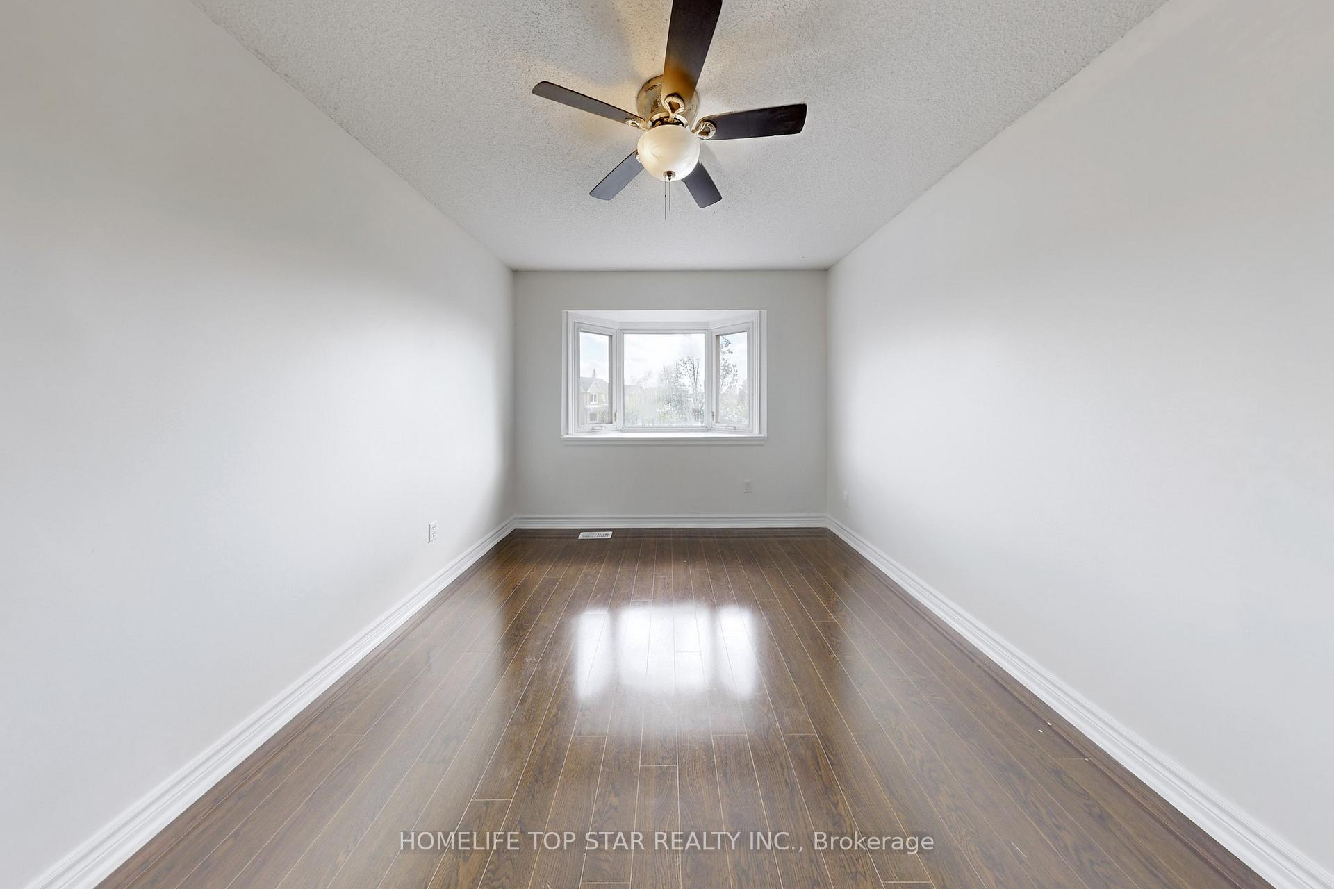Photo 32 of 76 Burke Drive, Barrie, West Bayfield — HOMEH