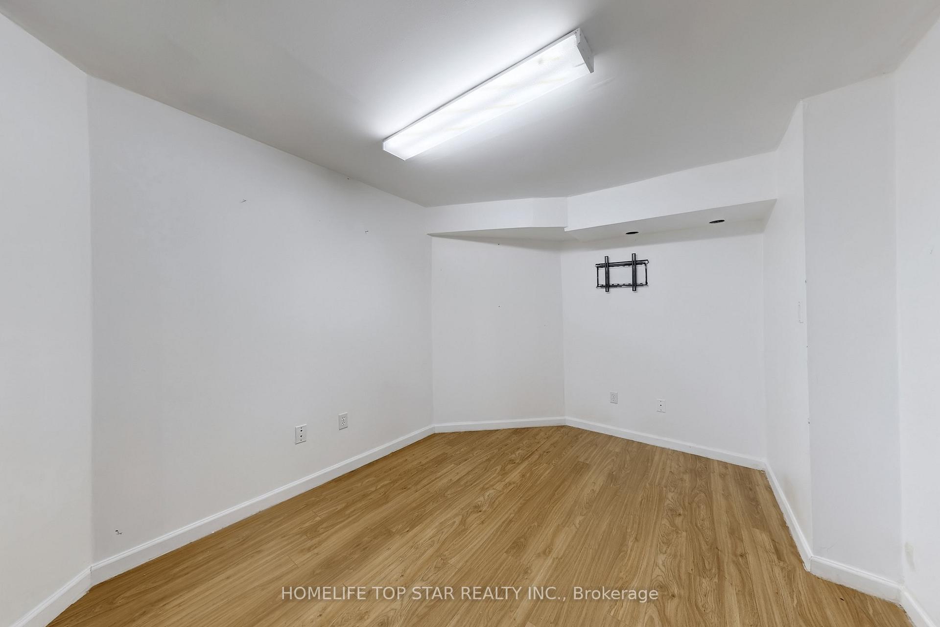 Photo 35 of 76 Burke Drive, Barrie, West Bayfield — HOMEH
