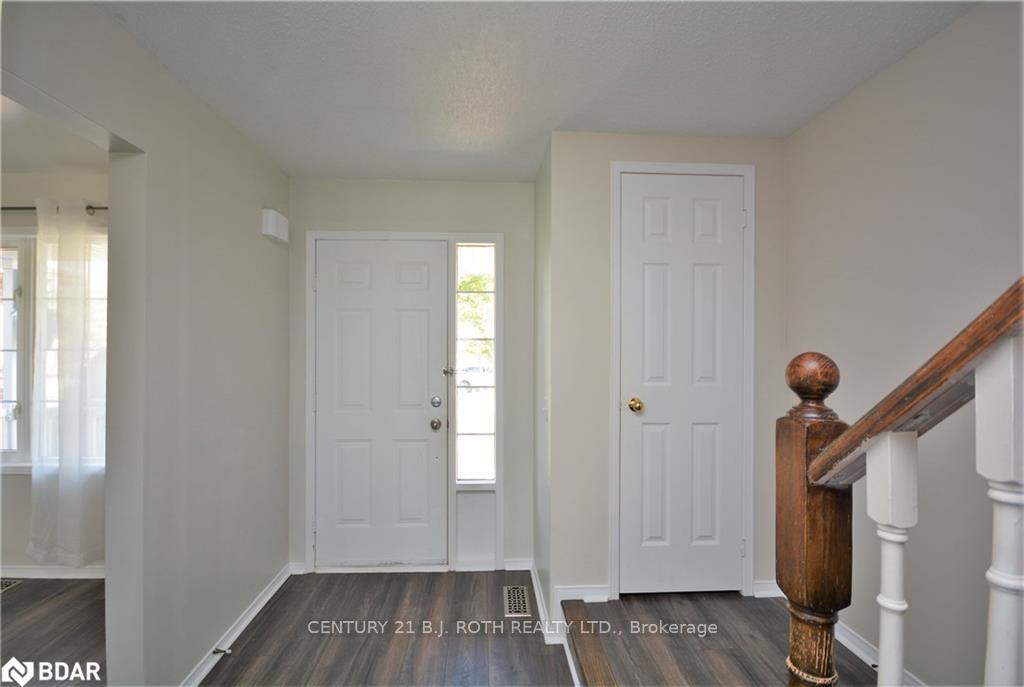 Photo 4 of 15 Golds Crescent, Barrie, Holly — HOMEH