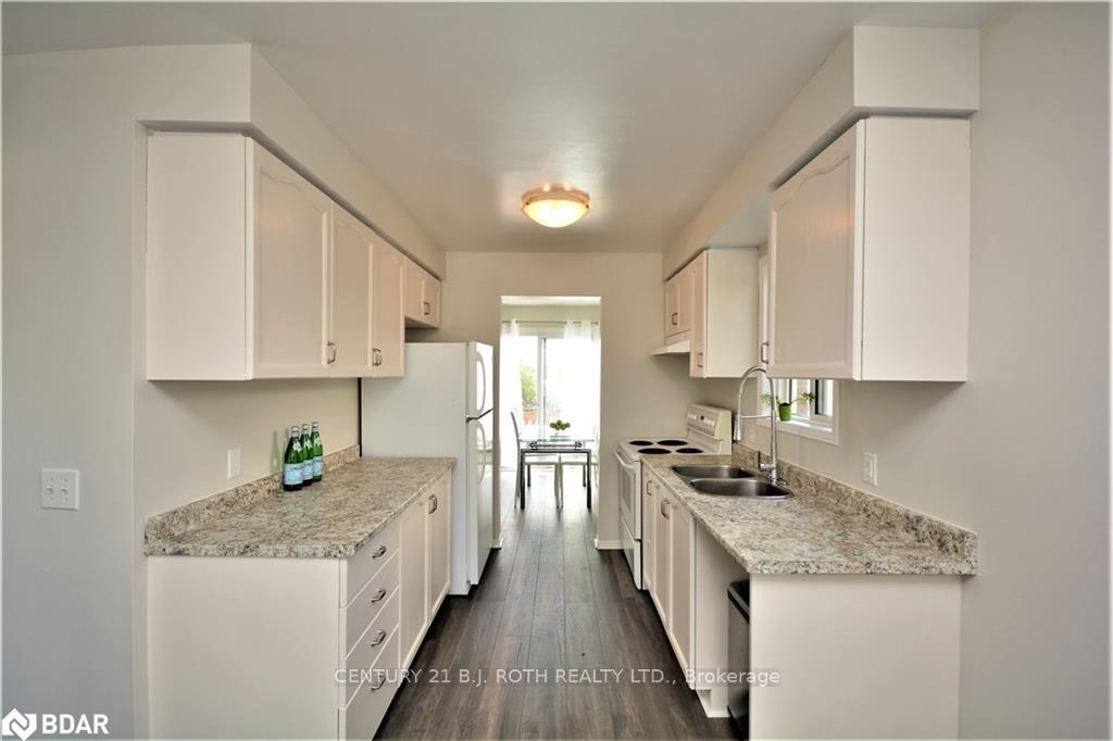 Photo 6 of 15 Golds Crescent, Barrie, Holly — HOMEH