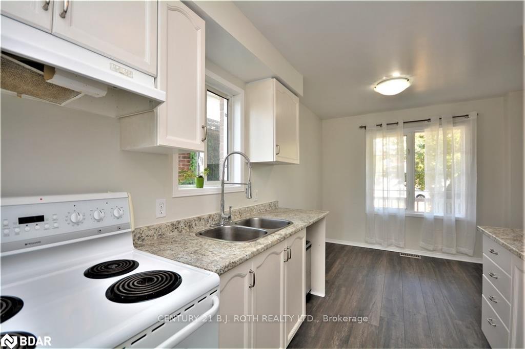 Photo 7 of 15 Golds Crescent, Barrie, Holly — HOMEH