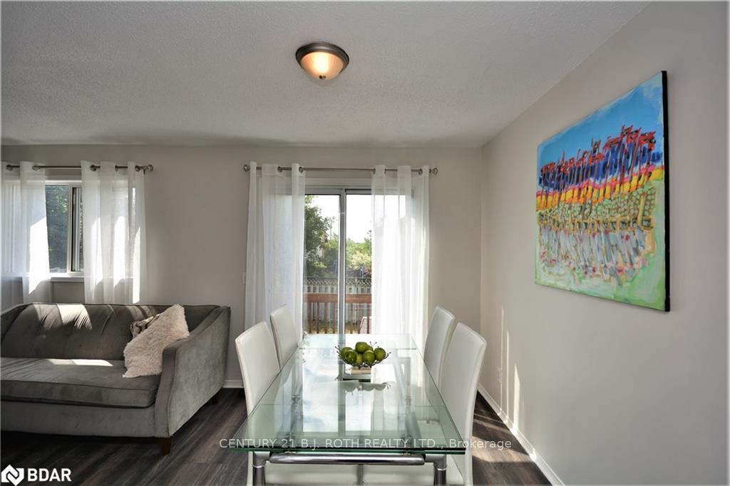 Photo 10 of 15 Golds Crescent, Barrie, Holly — HOMEH