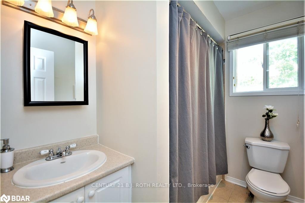 Photo 15 of 15 Golds Crescent, Barrie, Holly — HOMEH