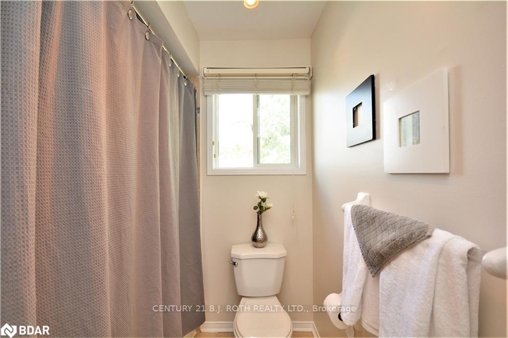 Photo 16 of 15 Golds Crescent, Barrie, Holly — HOMEH