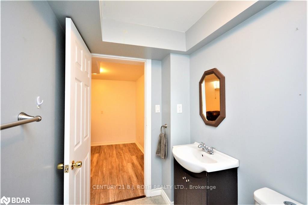 Photo 22 of 15 Golds Crescent, Barrie, Holly — HOMEH