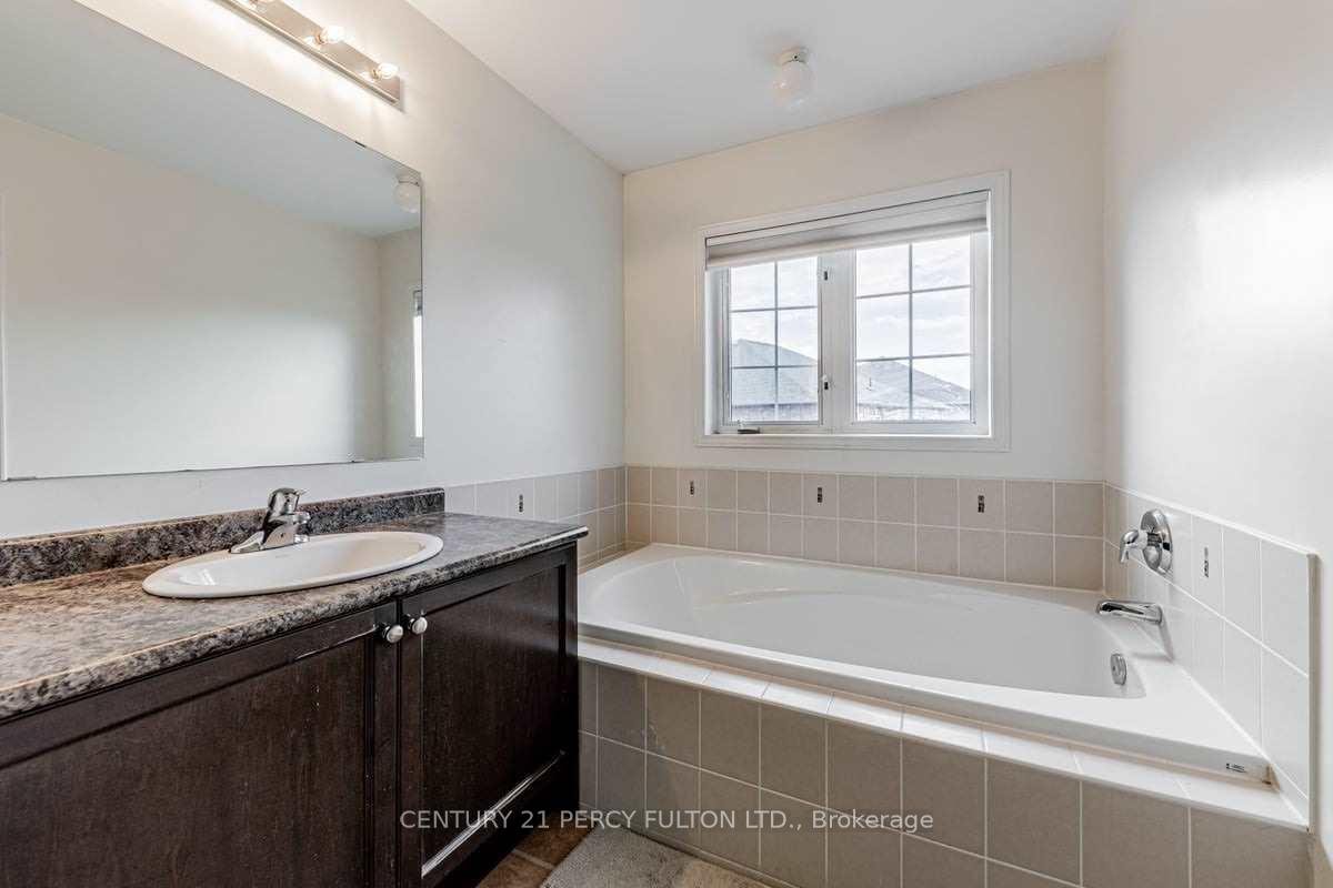Photo 17 of 319 Delaney Drive, Ajax, Central West — HOMEH
