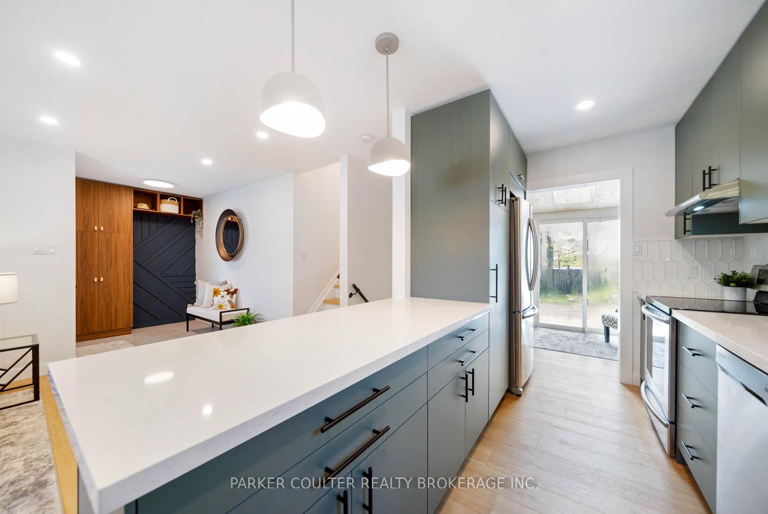 Photo 14 of 17 Shelley Lane, Barrie, Letitia Heights — HOMEH