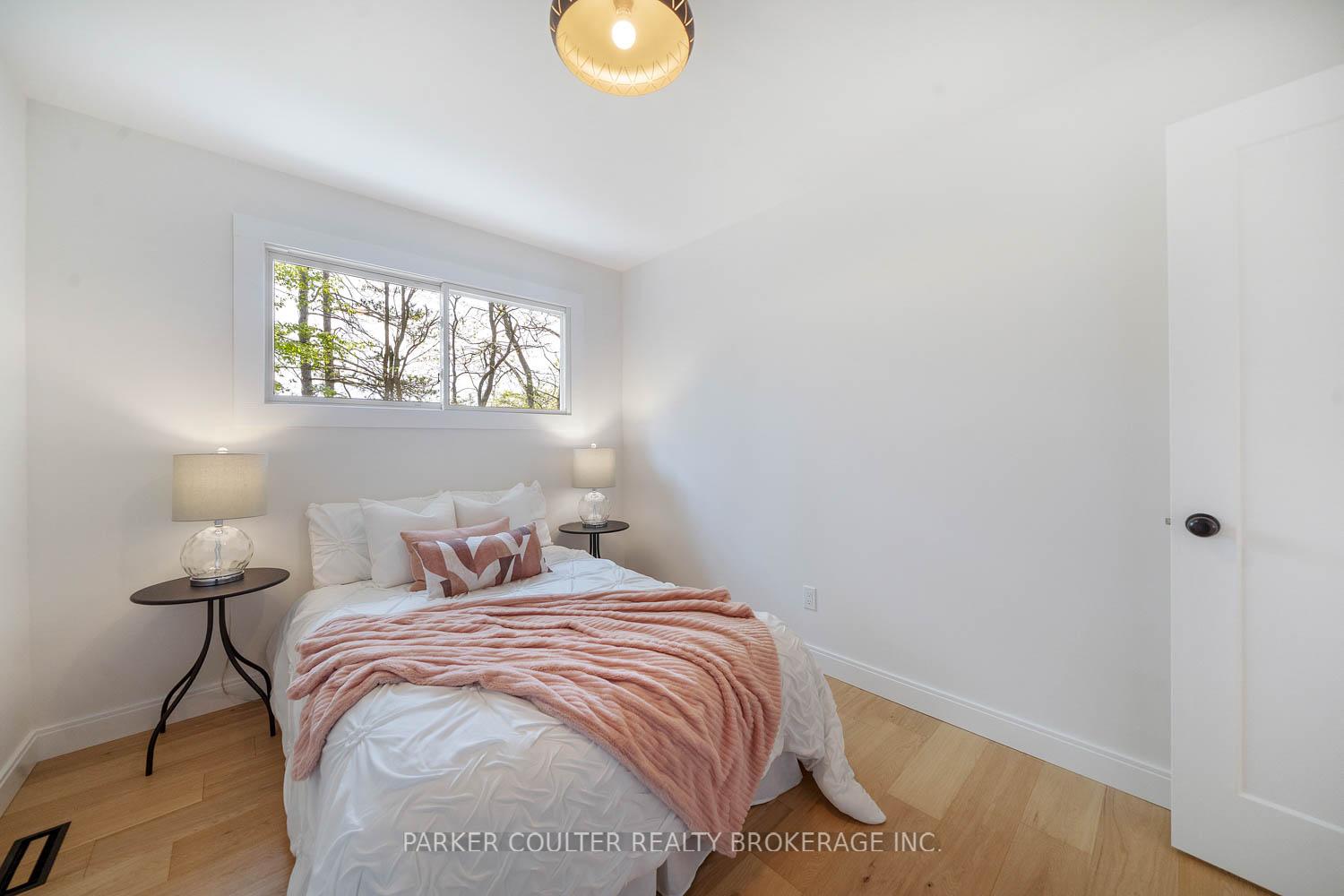 Photo 21 of 17 Shelley Lane, Barrie, Letitia Heights — HOMEH