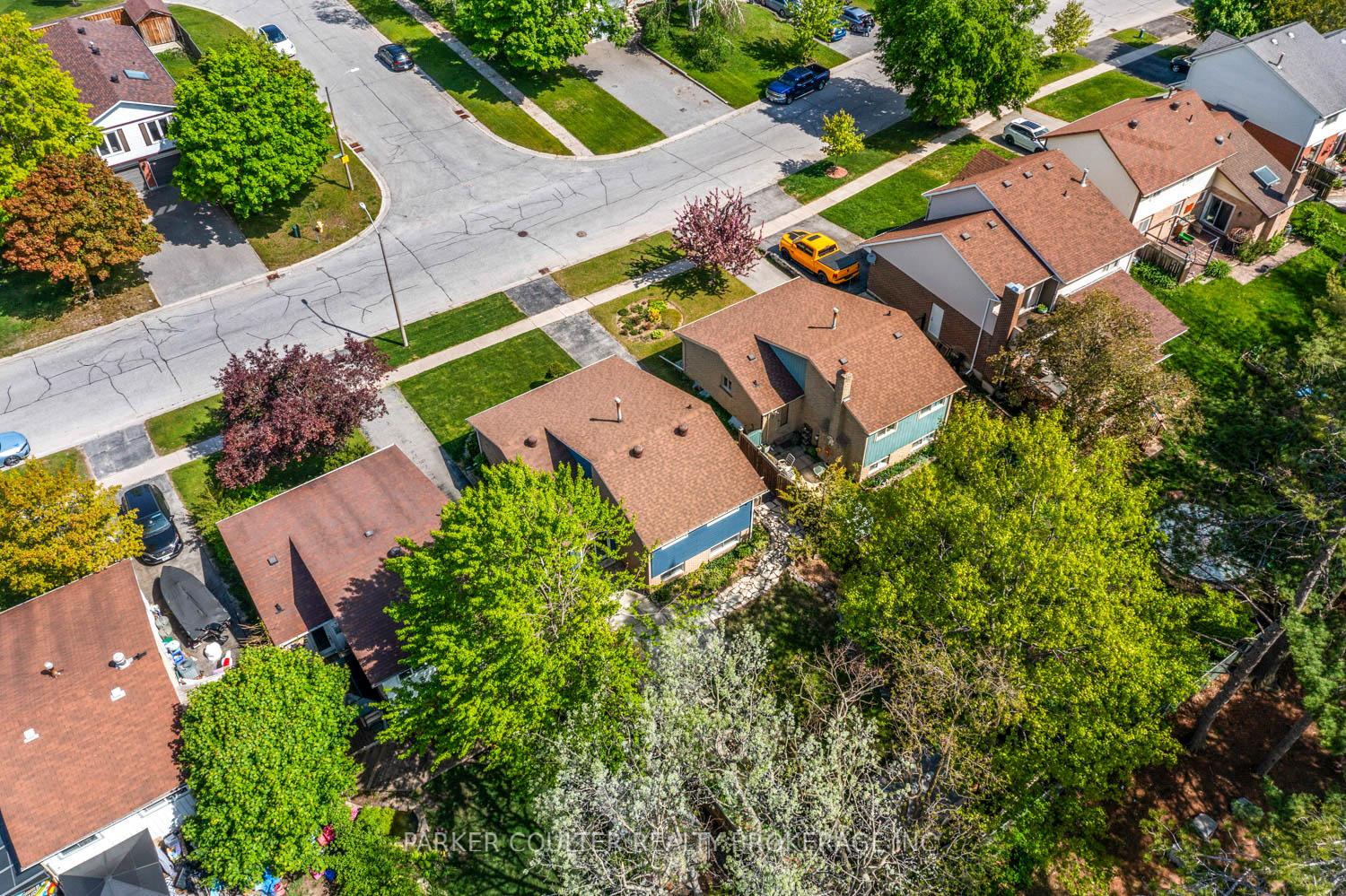 Photo 38 of 17 Shelley Lane, Barrie, Letitia Heights — HOMEH