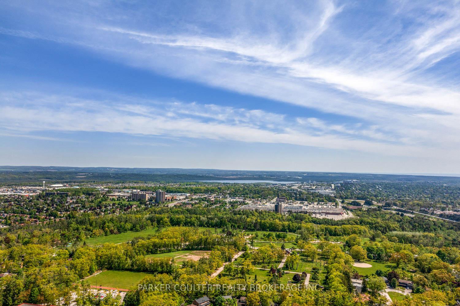Photo 41 of 17 Shelley Lane, Barrie, Letitia Heights — HOMEH