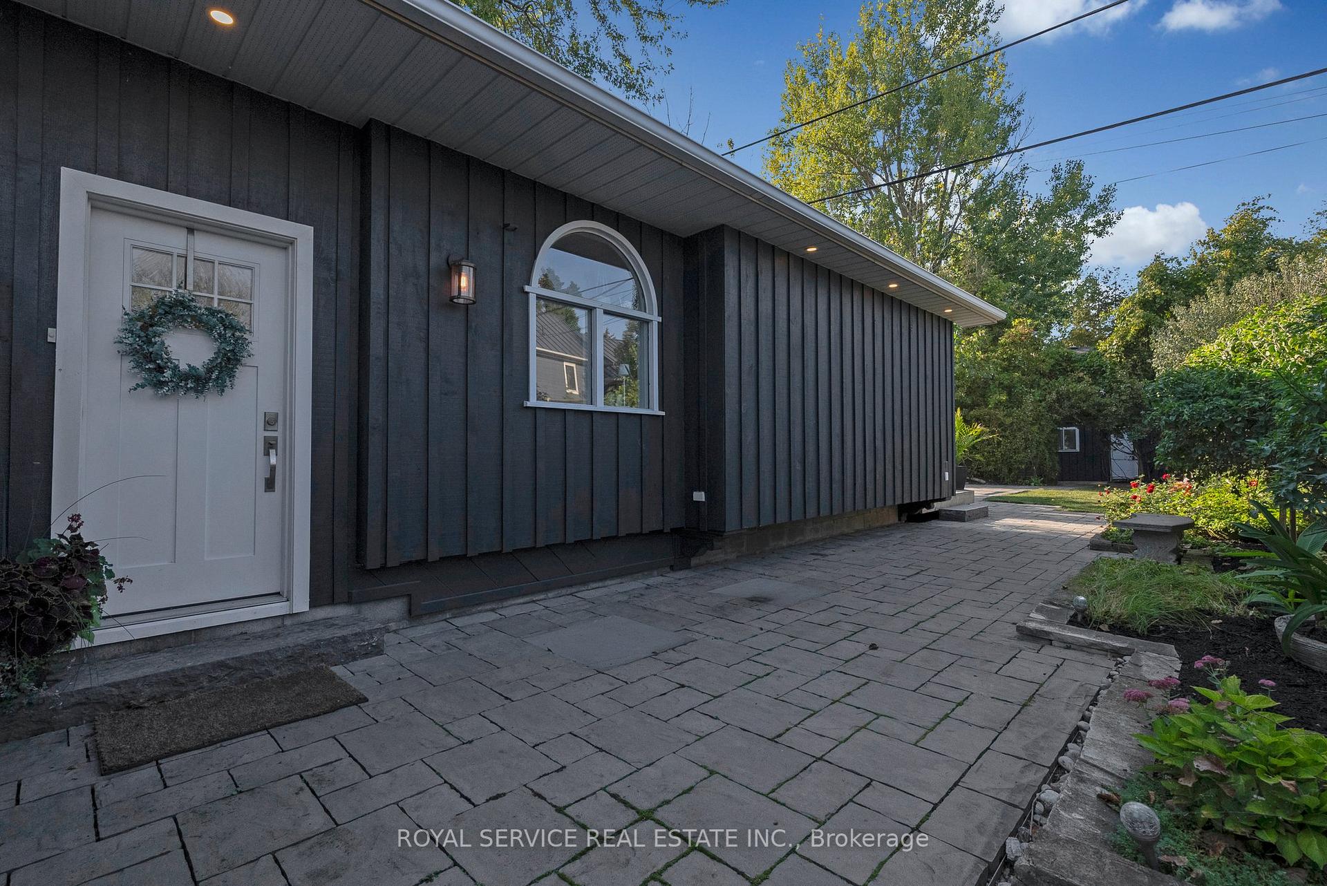 Photo 6 of 141 Cedar Crest Beach Road, Clarington, Bowmanville — HOMEH