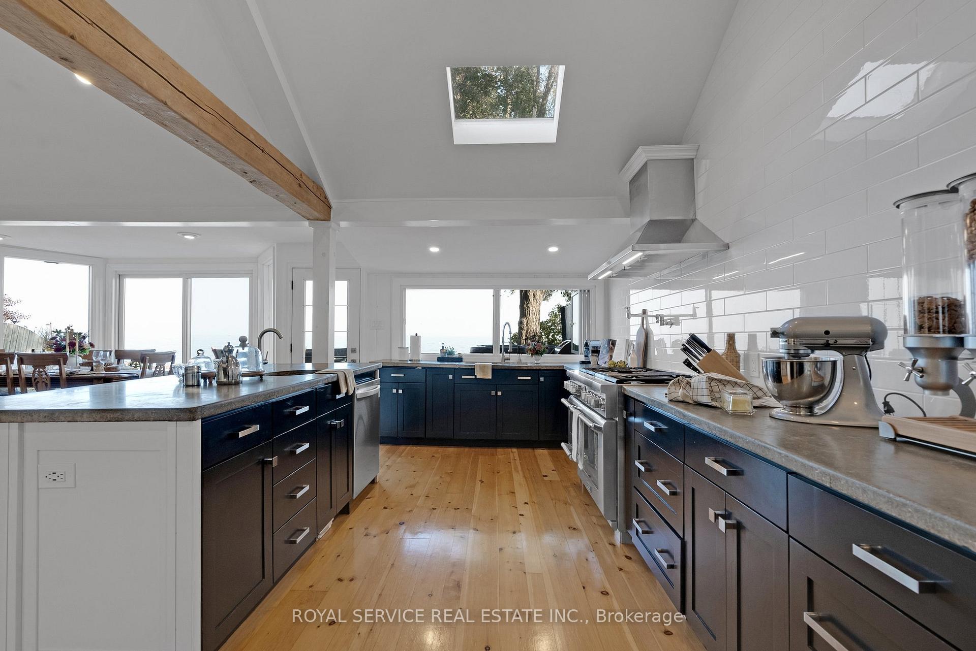 Photo 17 of 141 Cedar Crest Beach Road, Clarington, Bowmanville — HOMEH