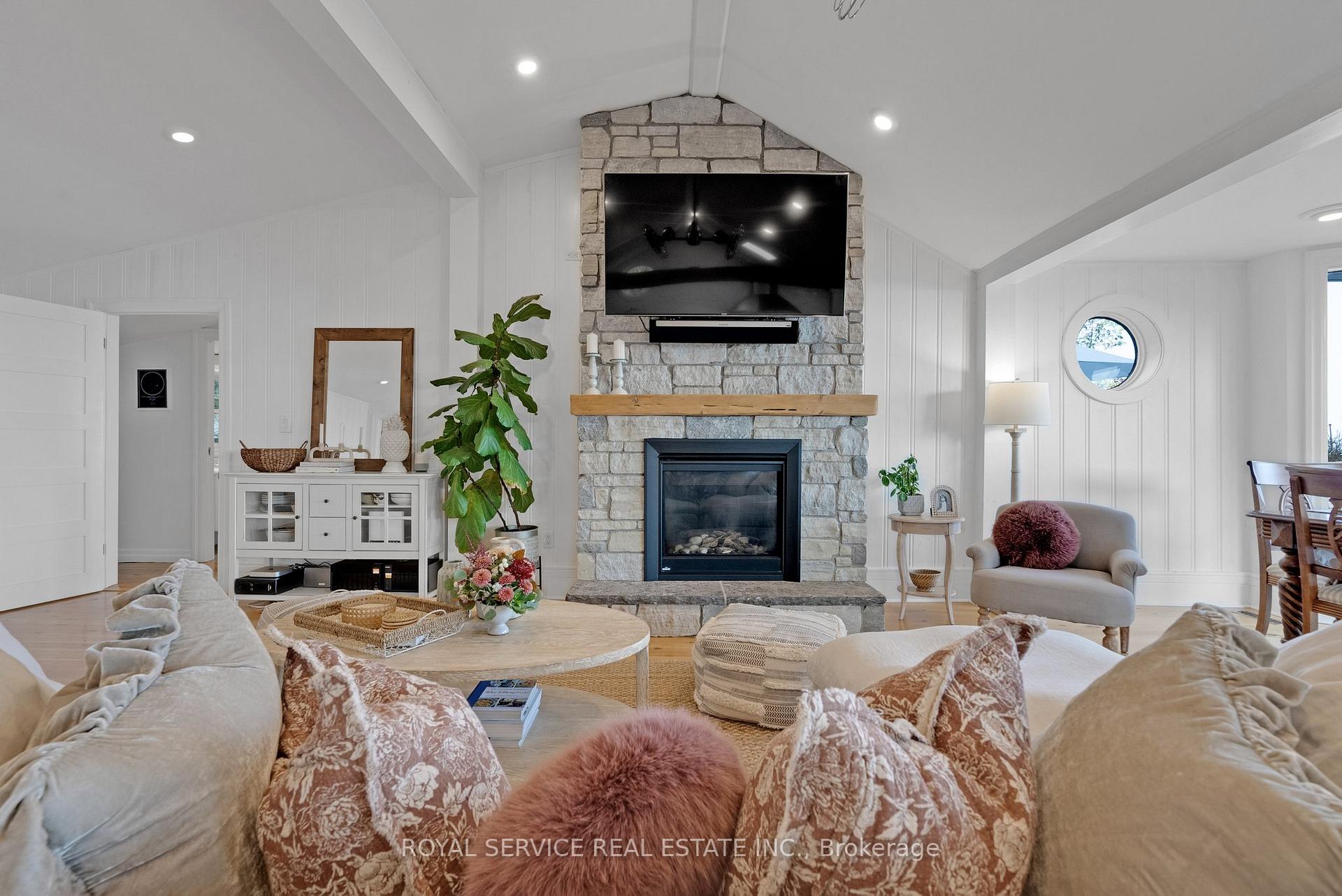 Photo 21 of 141 Cedar Crest Beach Road, Clarington, Bowmanville — HOMEH