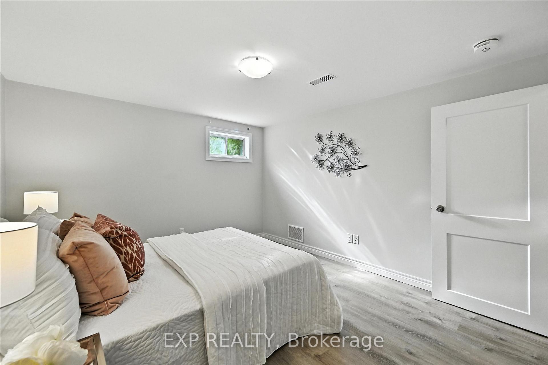 Photo 33 of 29 West 21st Street, Hamilton, Westcliffe — HOMEH