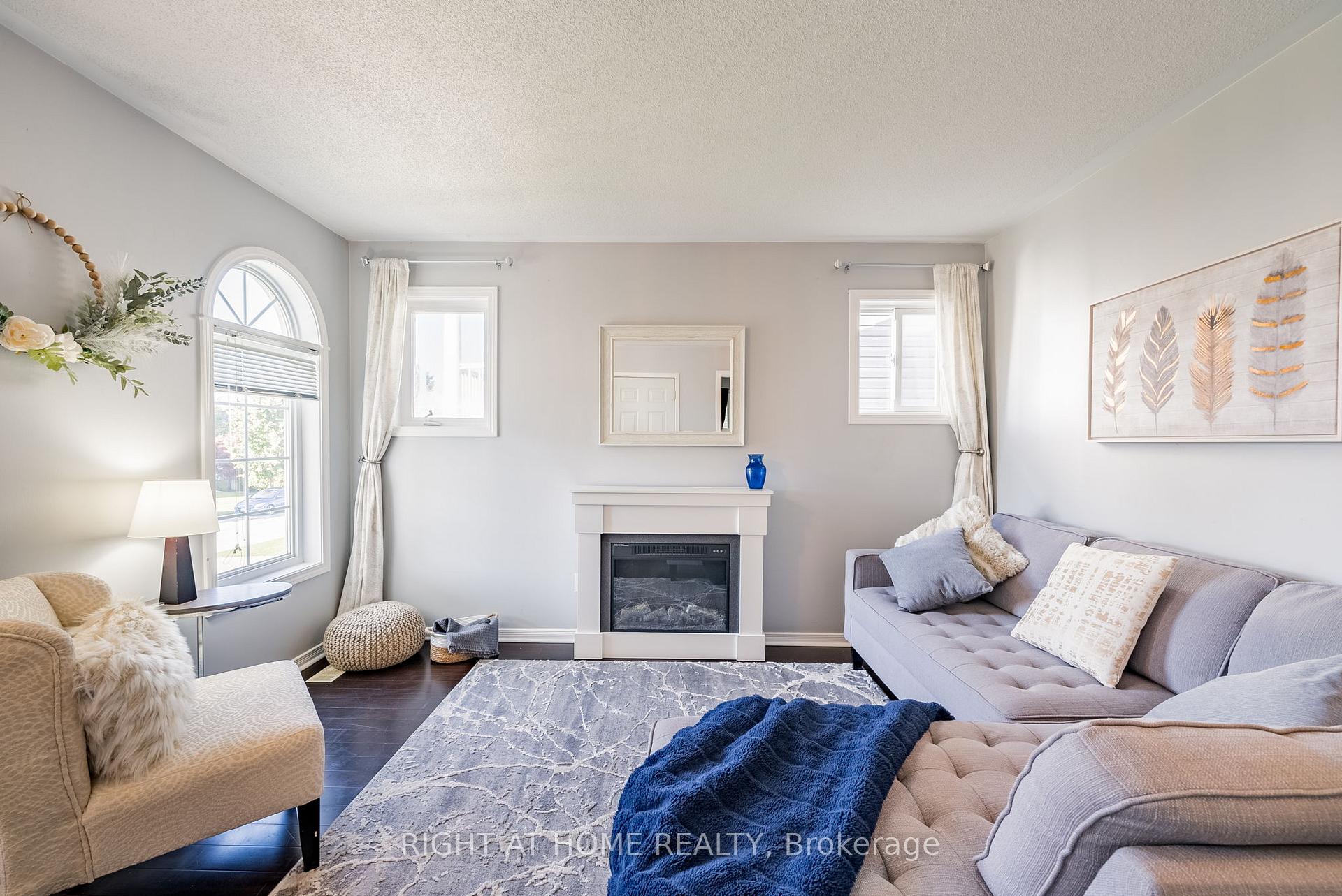 Photo 6 of 43 Waterview Lane, Clarington, Newcastle — HOMEH