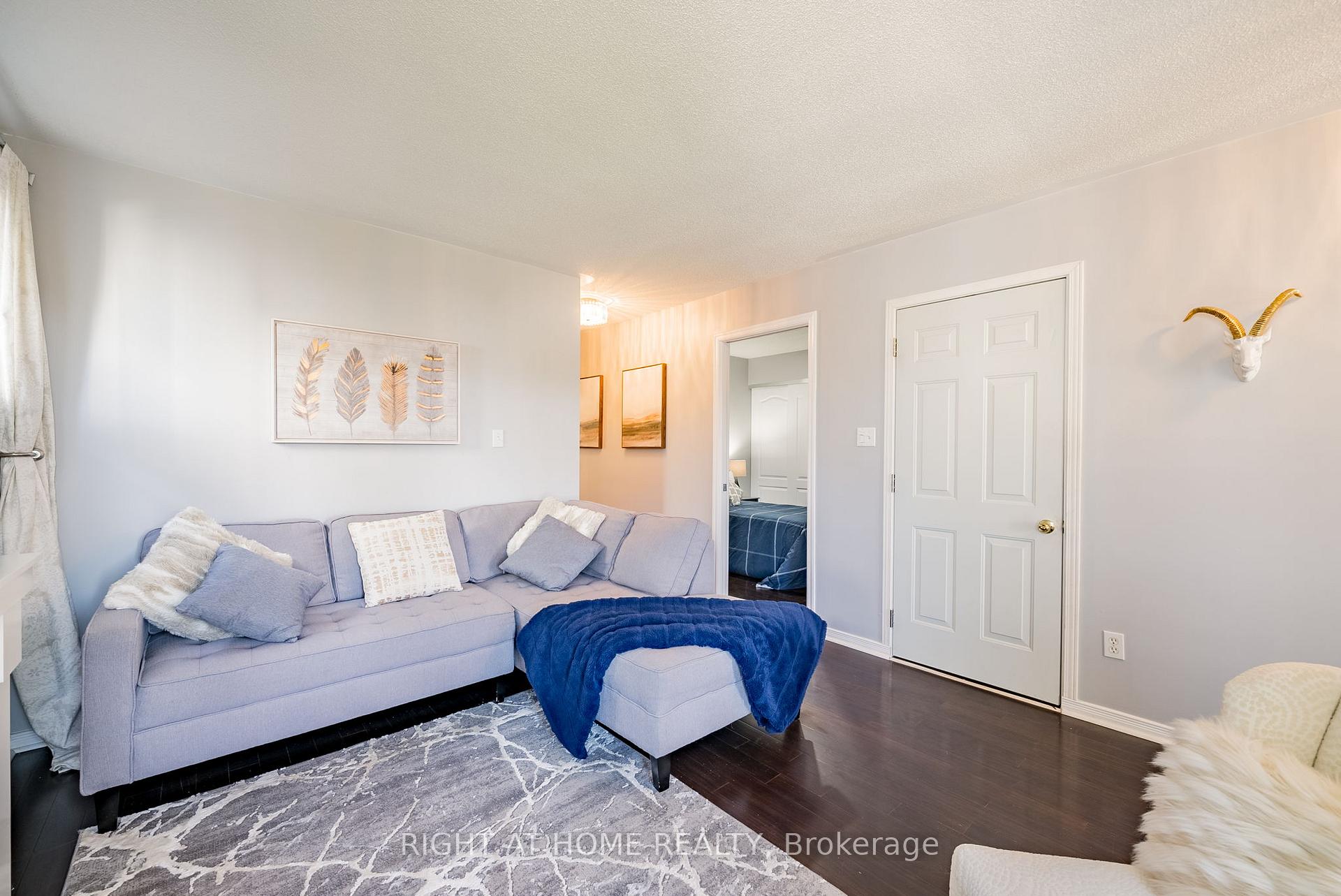 Photo 7 of 43 Waterview Lane, Clarington, Newcastle — HOMEH