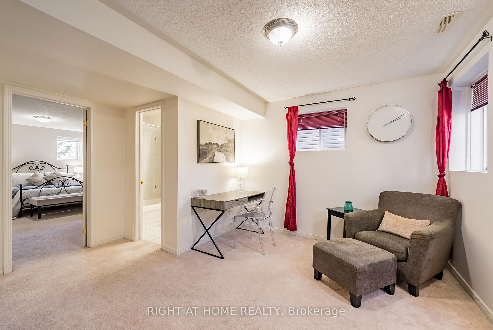 Photo 25 of 43 Waterview Lane, Clarington, Newcastle — HOMEH