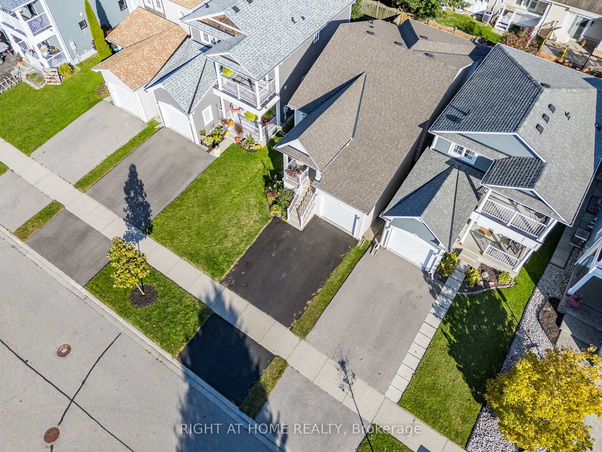 Photo 37 of 43 Waterview Lane, Clarington, Newcastle — HOMEH