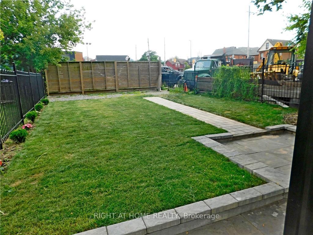 Photo 18 of 8 Harvey Street, Hamilton, Gibson — HOMEH