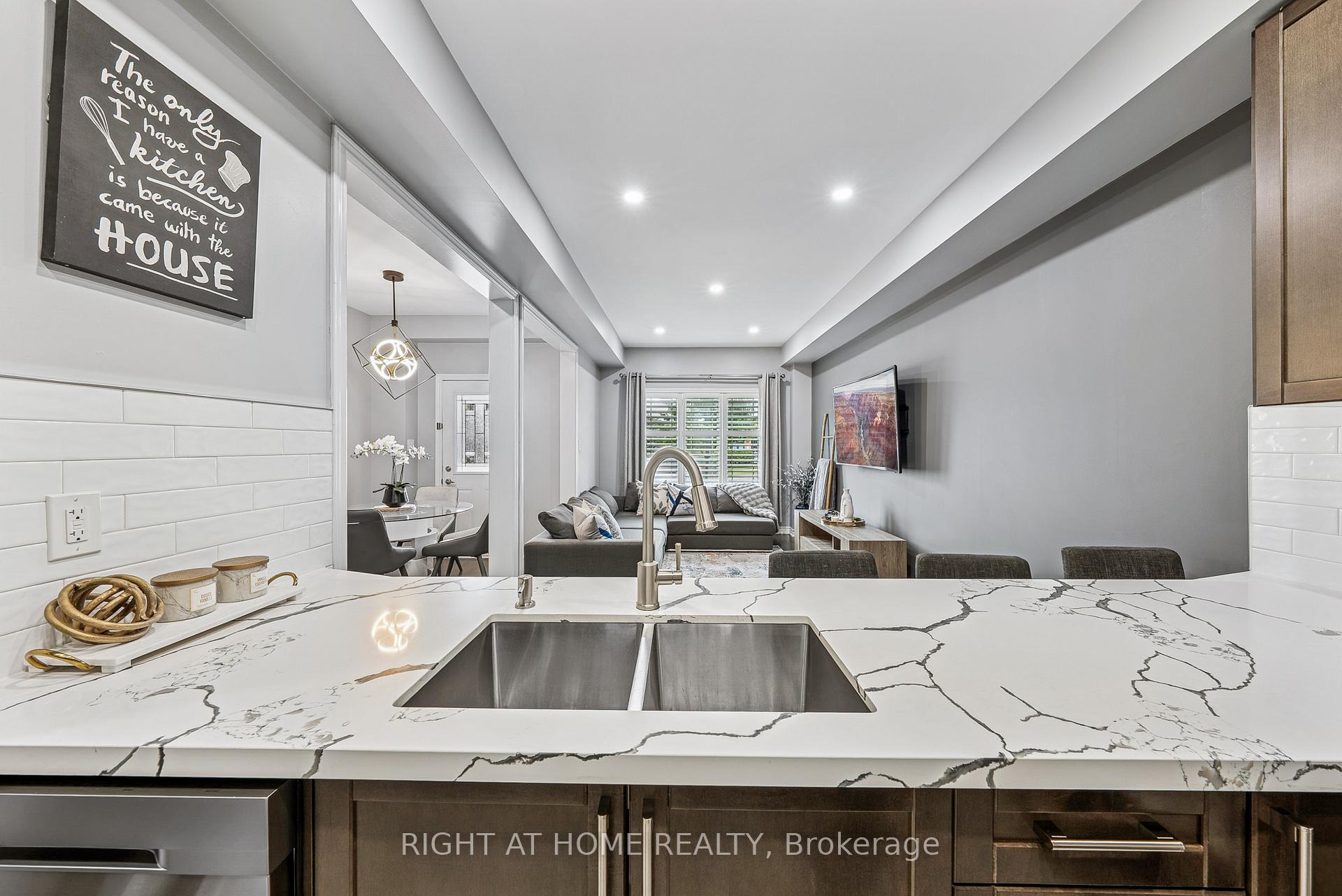 Photo 8 of 453 Mapleton Avenue, Barrie, Ardagh — HOMEH