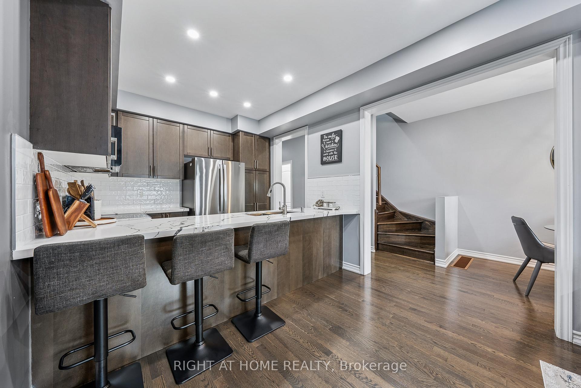 Photo 9 of 453 Mapleton Avenue, Barrie, Ardagh — HOMEH