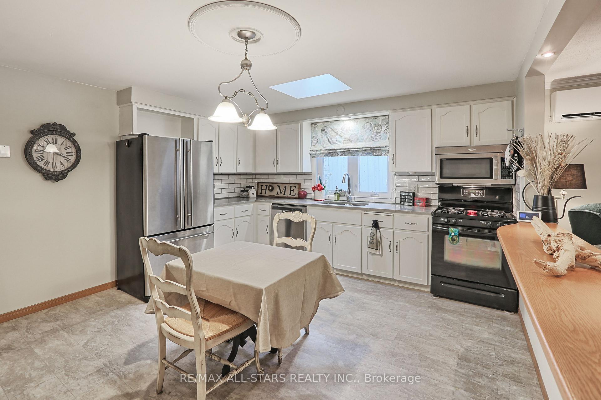 Photo 9 of 76 Fairmeadow Drive, Guelph, Willow West/Sugarbush/West Acres — HOMEH