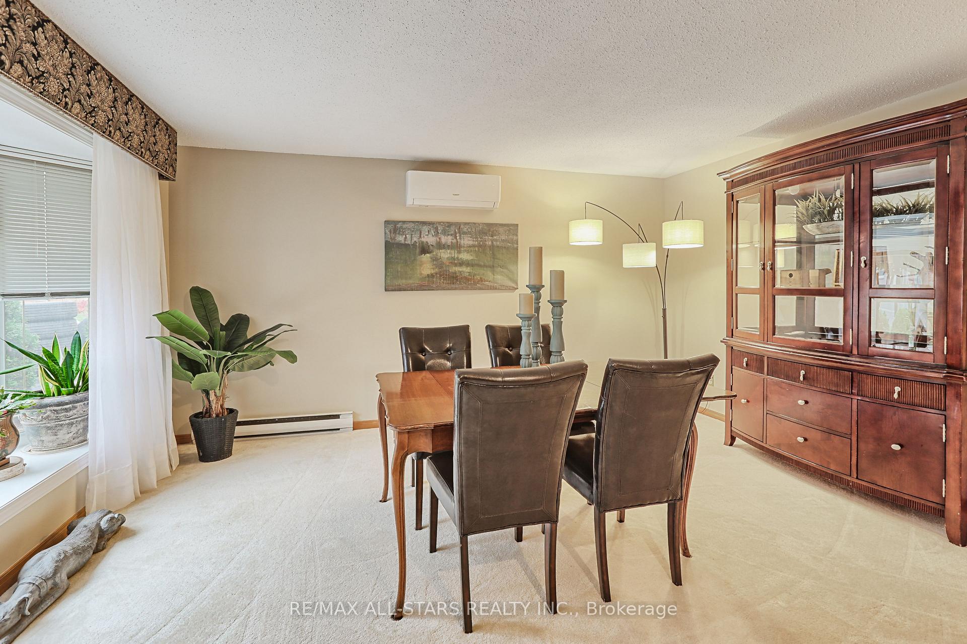 Photo 14 of 76 Fairmeadow Drive, Guelph, Willow West/Sugarbush/West Acres — HOMEH